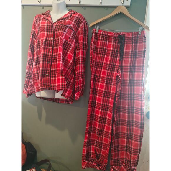 victoria's Secret Medium plaid sleep wear set red black white NWT - Picture 1 of 2